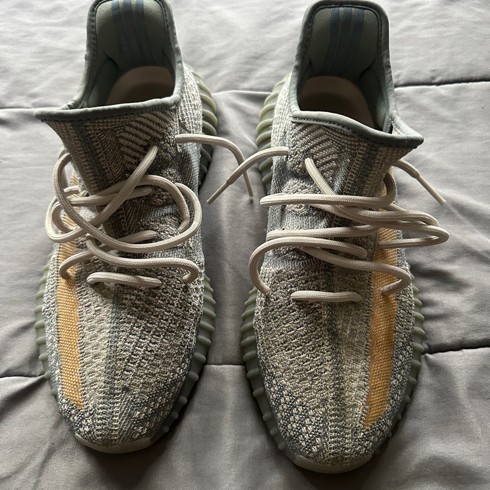 Yeezy 350 v2